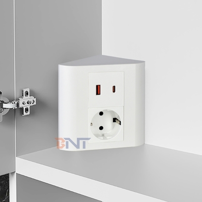 Портативный настольный EU-сокет для офиса и дома IP44 с выходом USB A + C для нескольких устройств