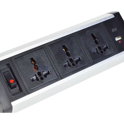 Конструкция клейкого зажимателя Клейм столовой розетки 3 AC розетки USB A + C рабочий стол Клейм розетки
