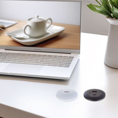 Пластиковая врезная настольная розетка с портами зарядки USB A+C